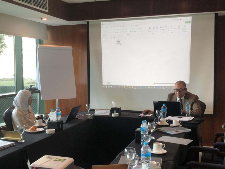 اختتام فعاليات الدورة التدريبية تطبيقات الذكاء الاصطناعي في إدارة الأعمال