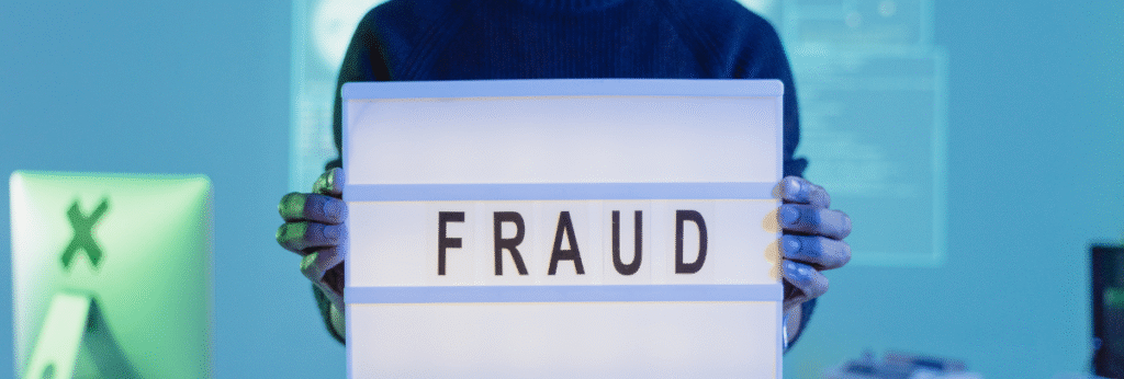 الذكاء الاصطناعي في كشف الاحتيال وإدارة المخاطر المالية